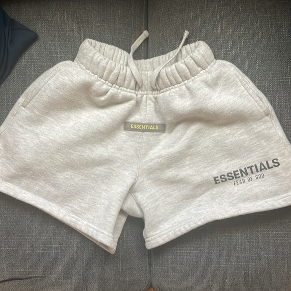 Authentic, Gray essentials set - Picture 2 of 3